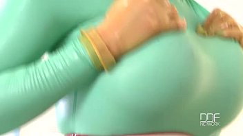 Latex Lucy has a huge Orgasm in clinic fuck session