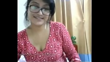 GrameenPhone Customer manager Julia shows boobs pussy on whatsapp chat Leaked-3 1