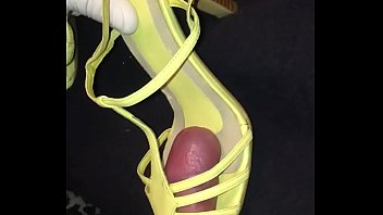 Sexy size 6 yellow heels used