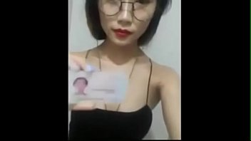 Em Phạm Phương Nhi chat sex lại còn đem thẻ căn cước ra để khoe nữa, thật là bãn lĩnh quá đi