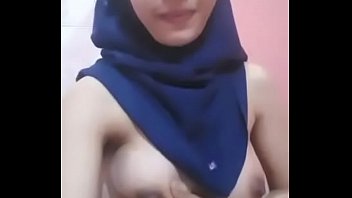 Malaysian showing pussy to her boyfriend
